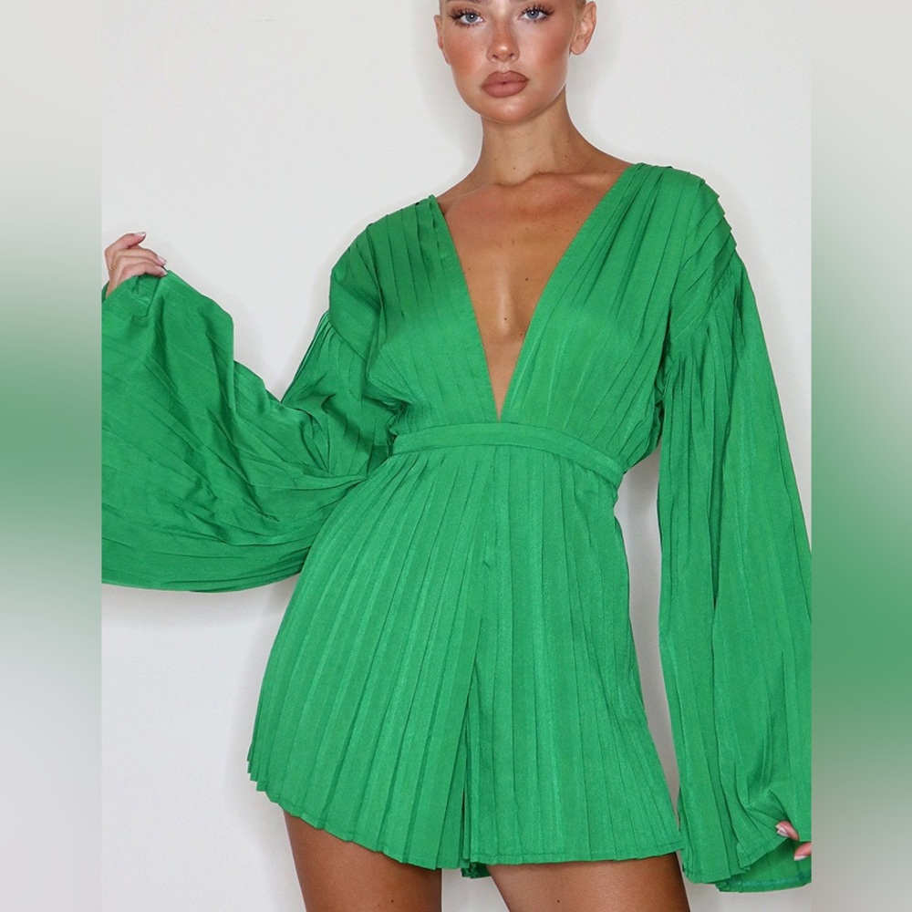 Pretty Little Thing Green Plunge Pleated Romper